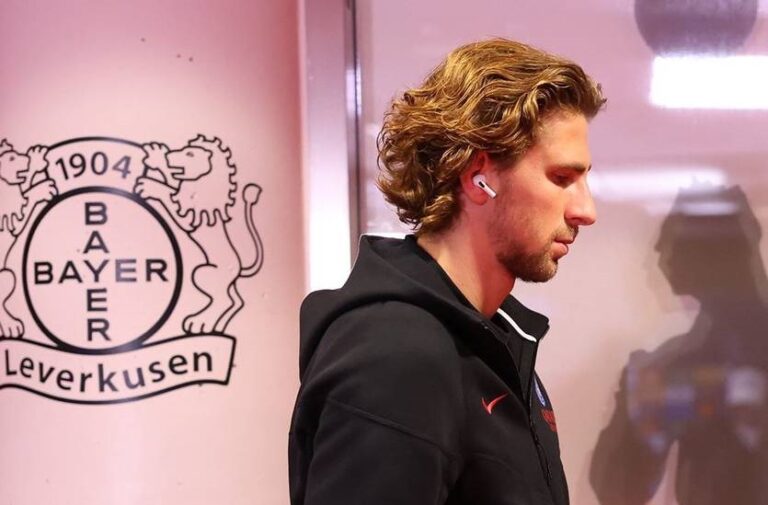 Забарний – проти Баєра, Трубін і Судаков – проти Ньюкасла