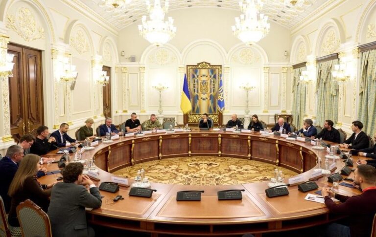 Зеленський і бізнес обговорили відкриття експортних платформ зброї