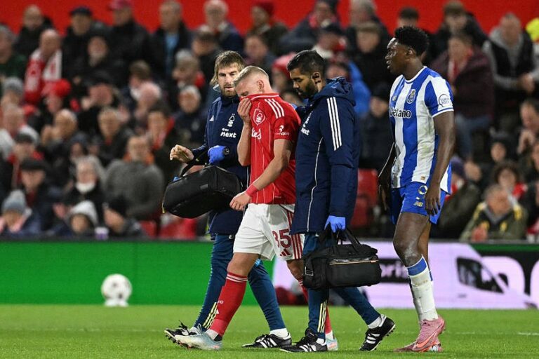 Зінченко не дограв матч із Порту через травму