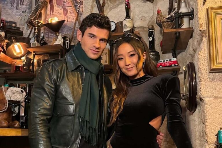 Зірки серіалу Емілі в Парижі Ешлі Парк і Пол Форман розійшлися