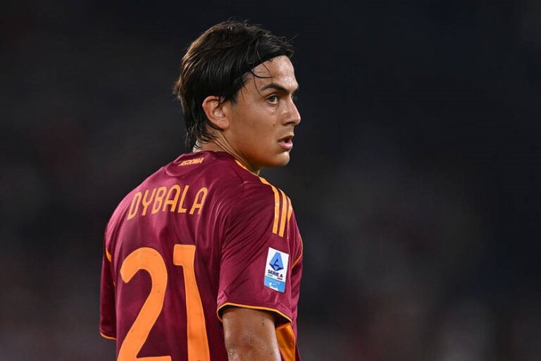 Зірковому одноклубнику Довбика запропонували продовжити контракт з Ромою