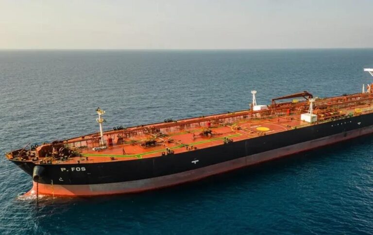 ЗМІ дізналися деталі про затриманий у Франції “тіньовий” танкер РФ