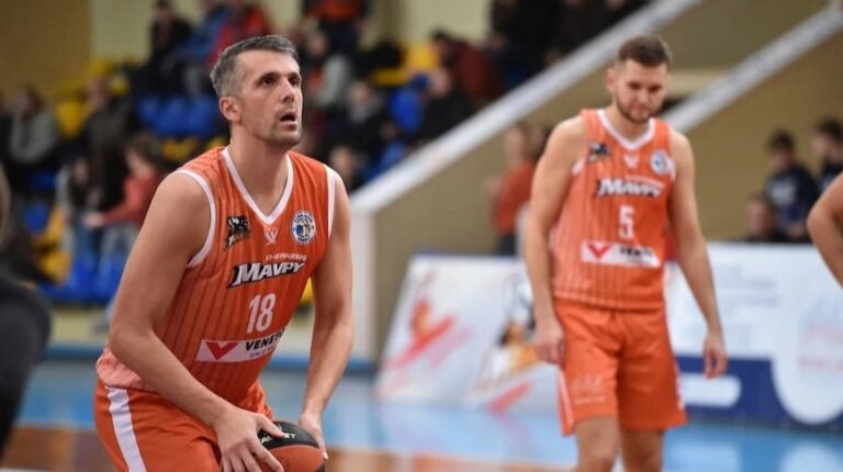 Агафонов ставить крапку у професійній кар’єрі