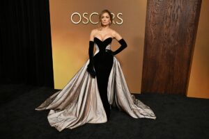 Новини культури - Дженніфер Лопес розкритикували за відверті образи на індійському весіллі