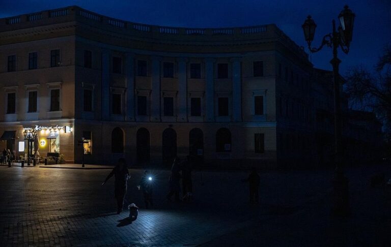 Енергетики розповіли про відключення світла в суботу