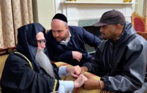 Новини культури - Каньє Вест публічно перепросив у рабина за антисемітські слова