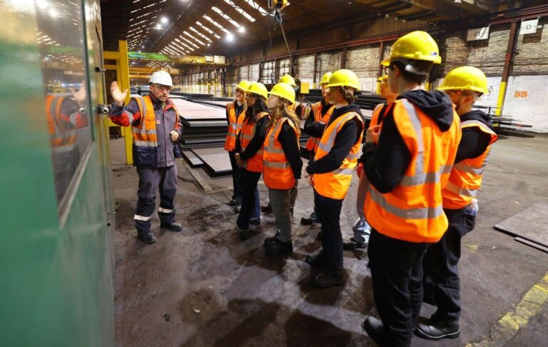 Метінвест запустив програму для повернення молоді в Україну