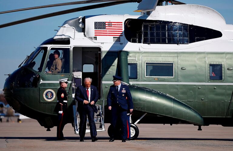 На авіабазу, де розташований літак Трампа, прибув підозрілий пакет