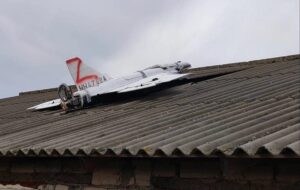 Новини світу - Під час атаки РФ до Молдови залетіли шість дронів, один впав на будинок