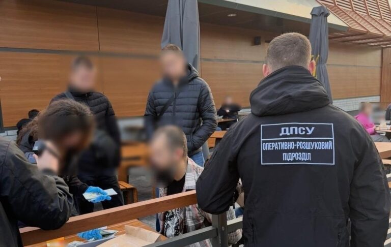 Підполковник ЗСУ допомагав ухилянтам тікати з України