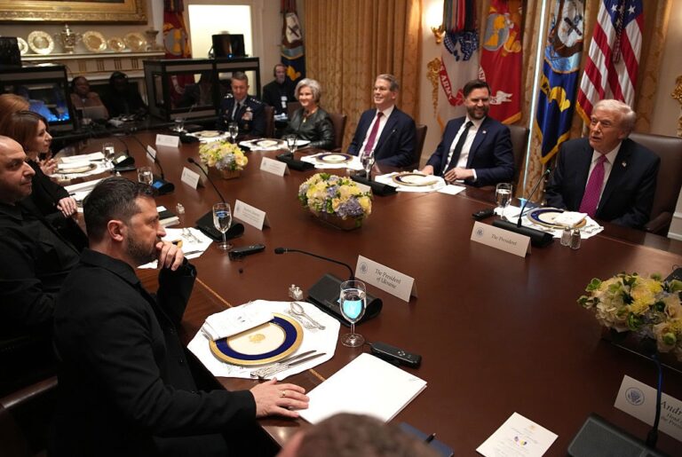 США погрожують припинити постачання зброї Україні – ЗМІ