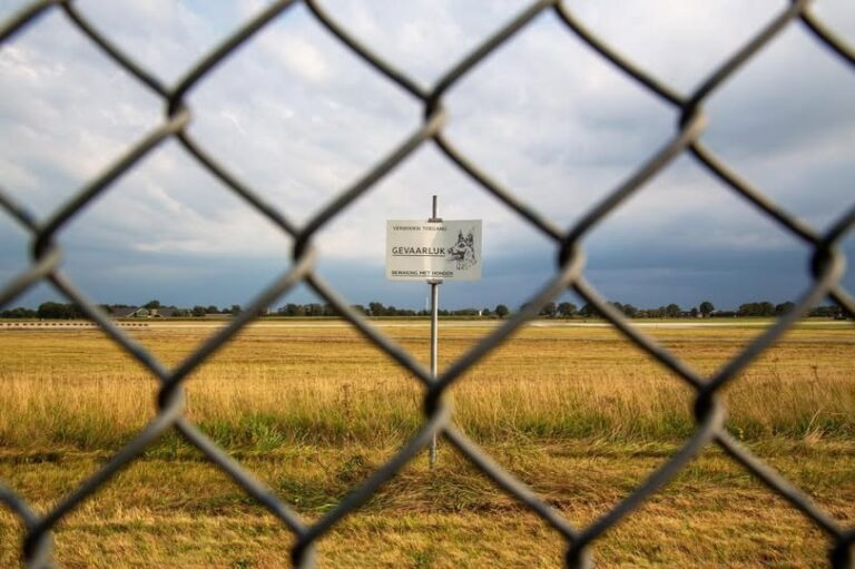 У Нідерландах військові відкрили вогонь по БПЛА над авіабазою