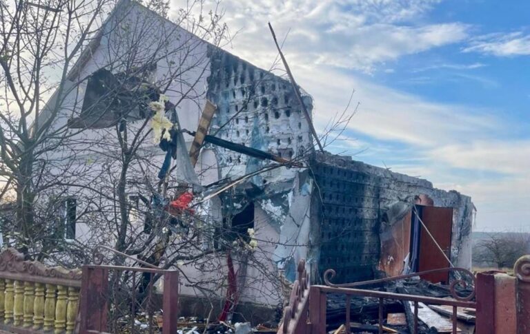 У передмісті Харкова шість постраждалих через атаку “шахедів”