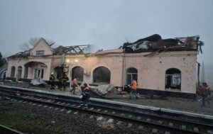 Новини України - В Україні виникли затримки поїздів після атаки РФ