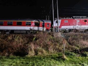 Новини світу - Вдруге за місяць: у Словаччині зіткнулися поїзди