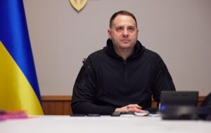 Новини України - Єрмак прокоментував обшуки НАБУ у себе вдома