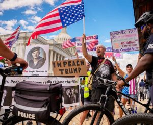 Новини світу - За імпічмент Трампа: Вашингтон охопили масштабні акції протесту