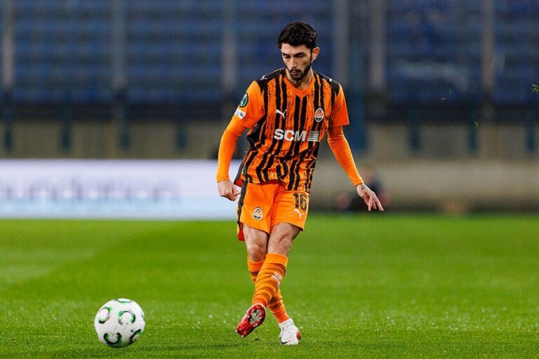 Захисник Шахтаря розглядає зимовий трансфер – ЗМІ