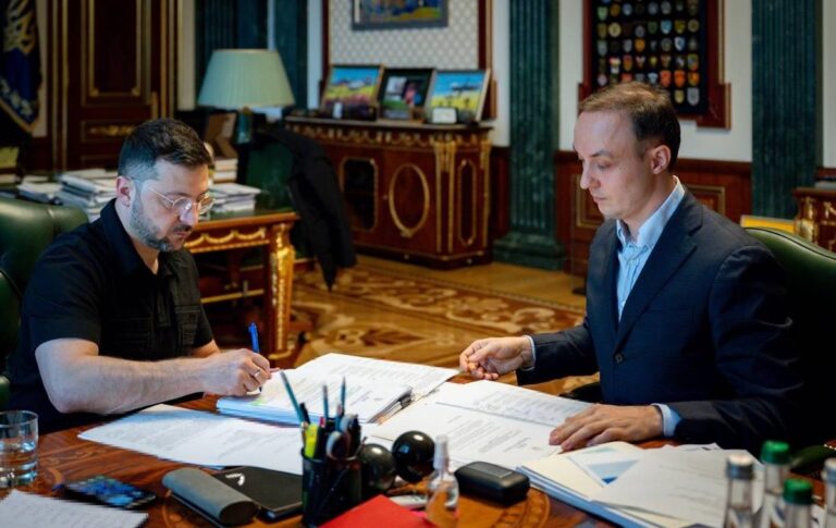 Зеленський підписав нові санкції проти Росії