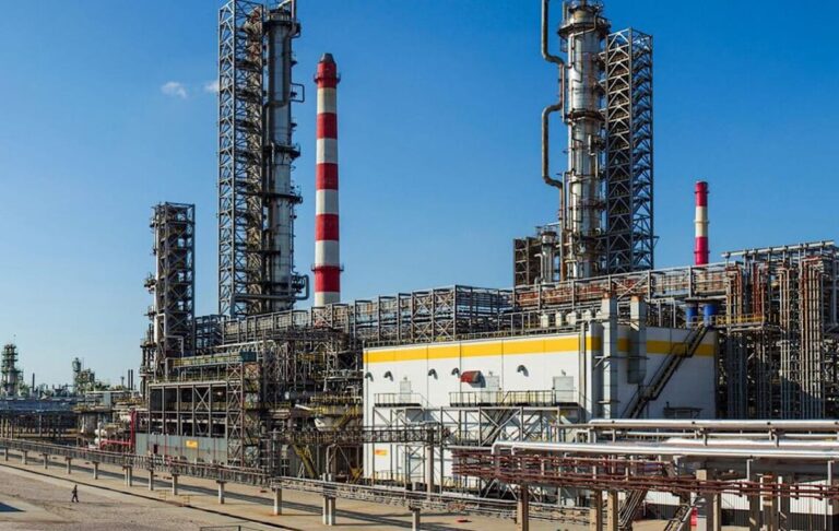 Зупинив роботу НПЗ, що постачає Москві паливо – ЗМІ