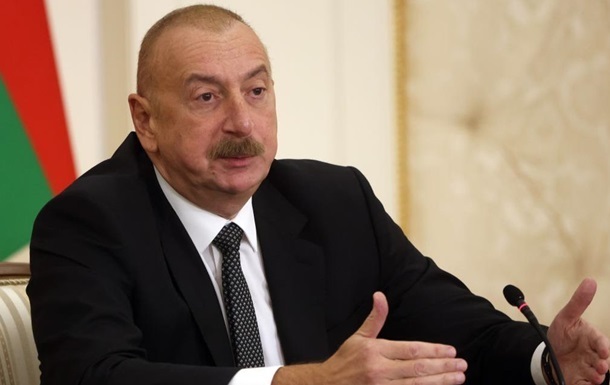 Алієв відмовився їхати до Путіна на саміт СНД