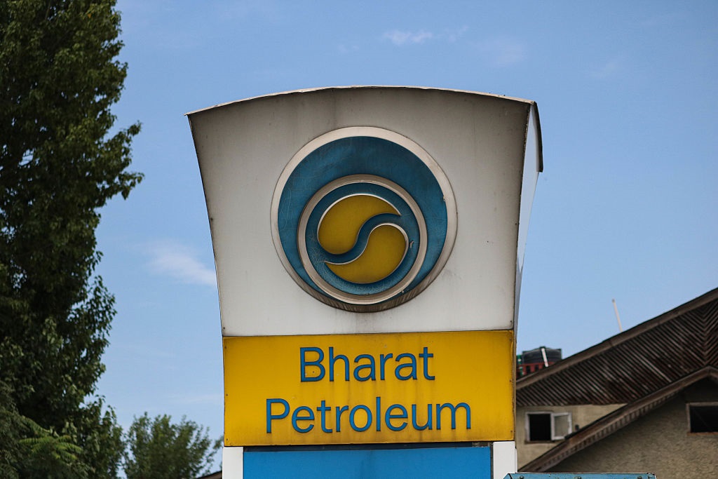 Більшість великих НПЗ Індії почали скуповувати російську нафту – ЗМІ