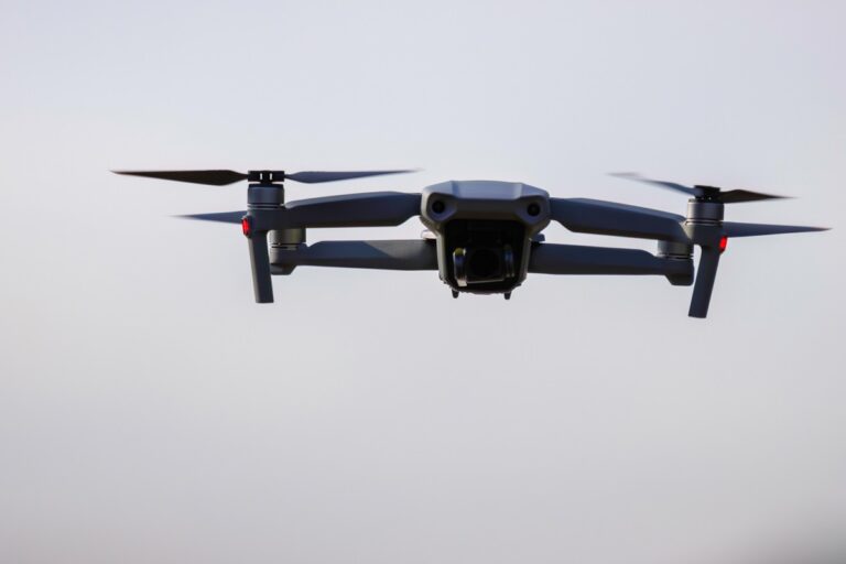 Біля аеропорту Вільнюса затримали двох операторів дронів