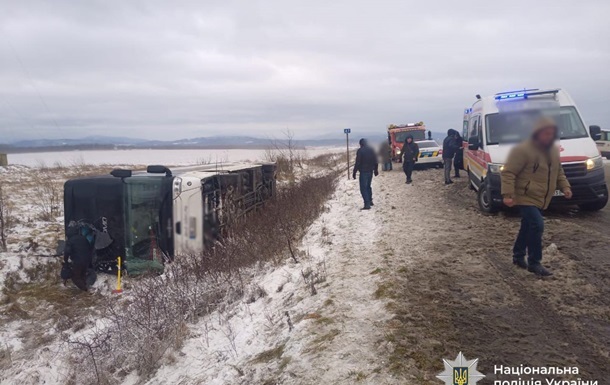 ДТП на Прикарпатті: кількість постраждалих зросла до 16 людей
