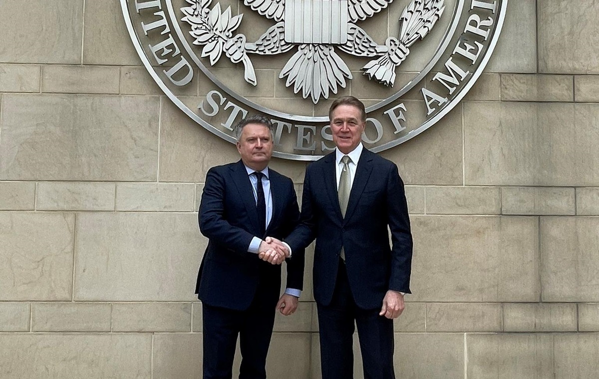 Кислиця прибув на переговори до Китаю