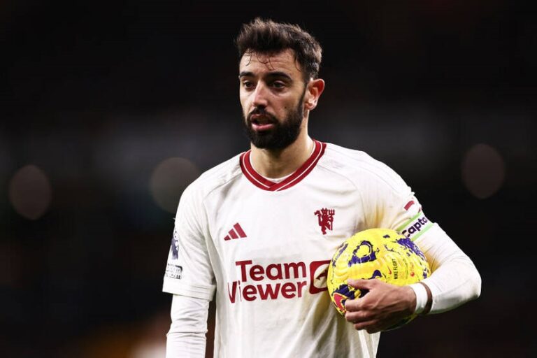 Клуб Манчестер Юнайтед спростував позицію капітана