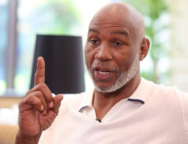 Леннокс Льюїс висловився про те, що побачив у бою між Джошуа та Полом