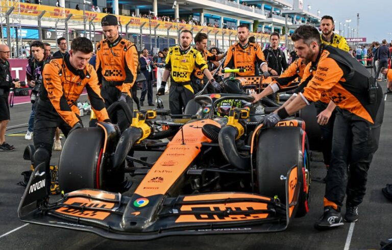 Макларен робить гроші на продажу майбутнього боліда 2026 року