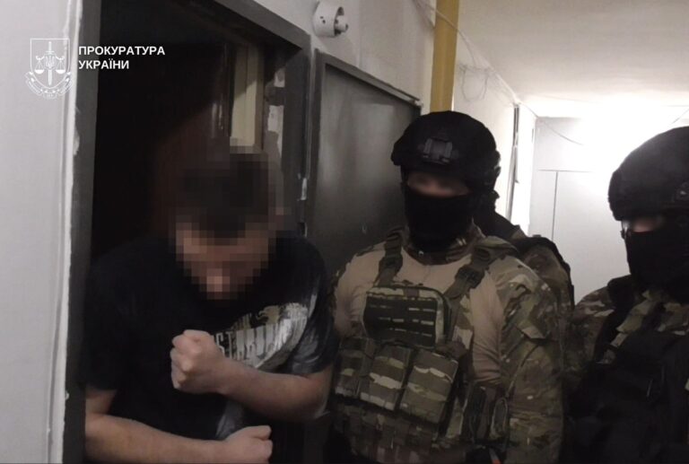 На Дніпропетровщині судитимуть батьків за розбещення доньки