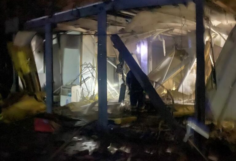 На Дніпропетровщині внаслідок обстрілу виникли пожежі, є руйнування