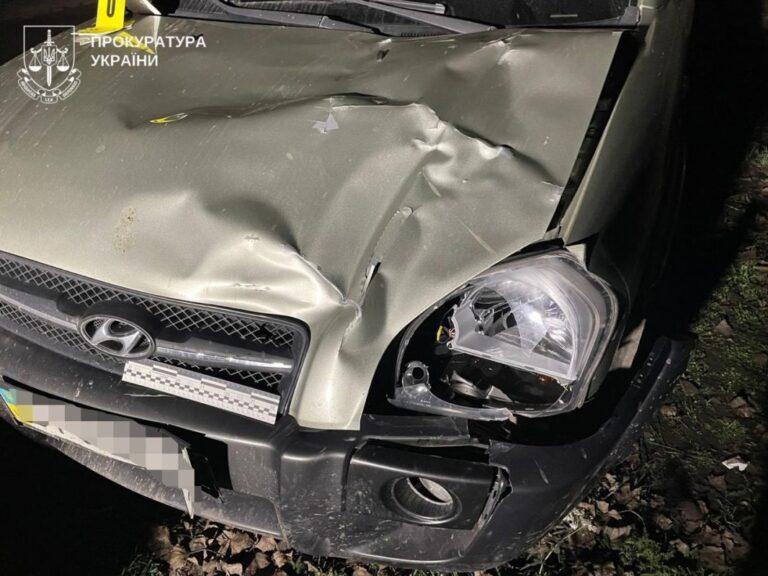 На Полтавщині поліцейський на смерть збив двох сестер на узбіччі дороги