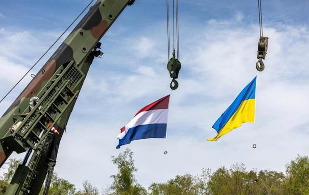 Нідерланди переглянуть заходи захисту українських біженців