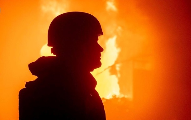 Обстріл Одещини: у порту Південний горіли контейнери з борошном та олією