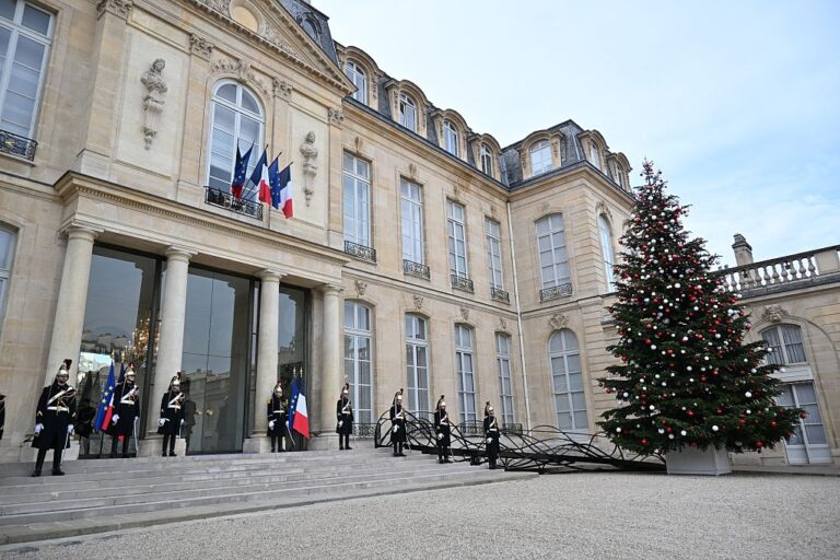 Переговори Путіна та Макрона: Париж зробив заяву