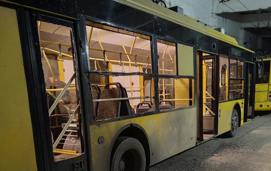 Росіяни обстріляли тролейбусне депо у Херсоні