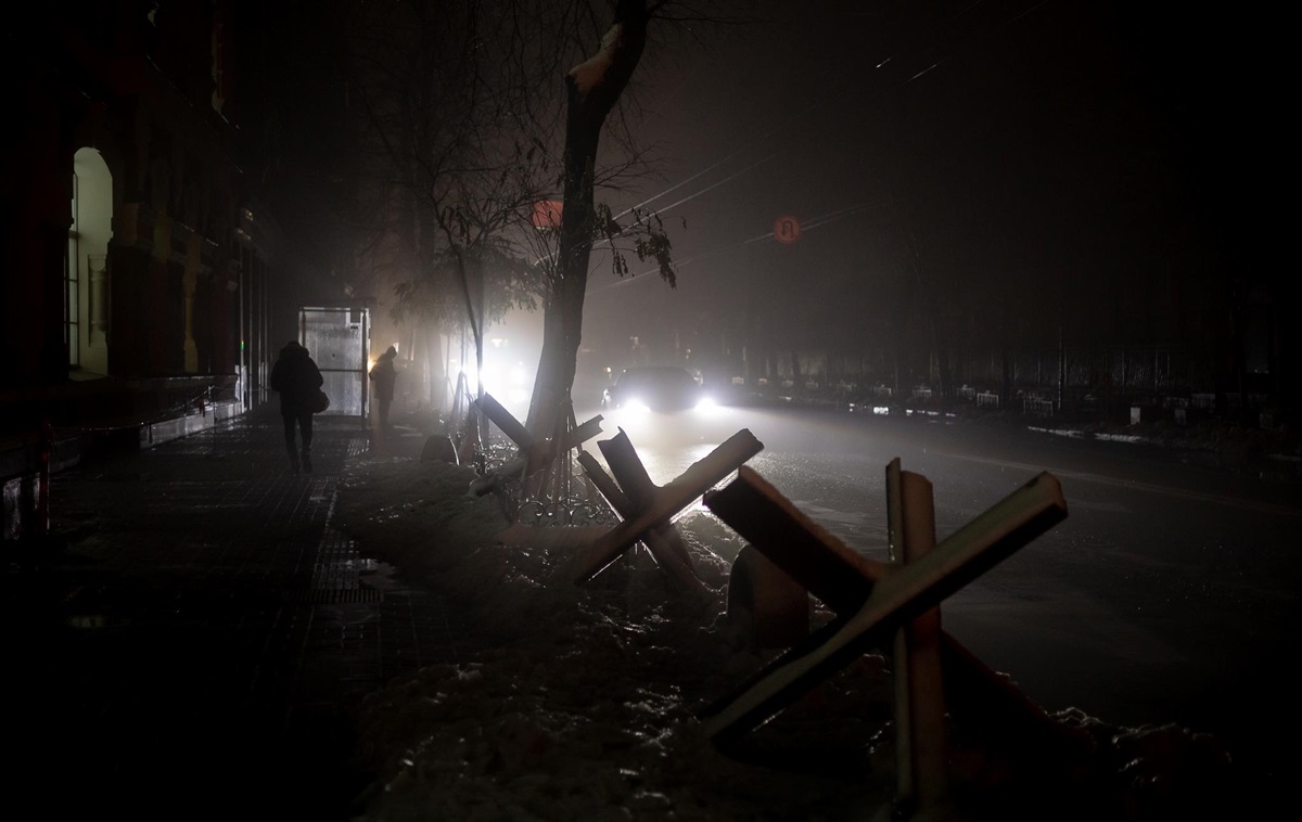 Стало відомо, як відключатимуть світло у вівторок