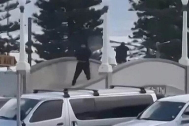 Теракт у Сіднеї: стрільцями виявилися батько й син