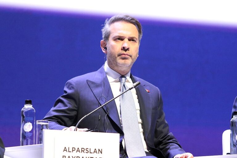 Туреччина продовжила контракти на закупівлю російського газу