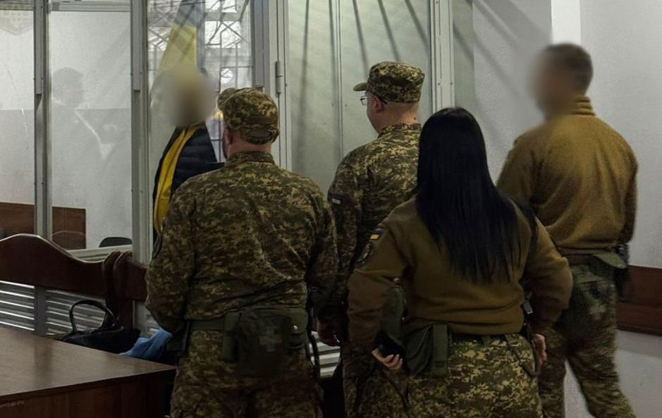 У Києві засудили чоловіка за розбещення доньки та зґвалтування падчерки