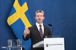 Новини світу - У Швеції закликали надати Україні "репараційну позику"