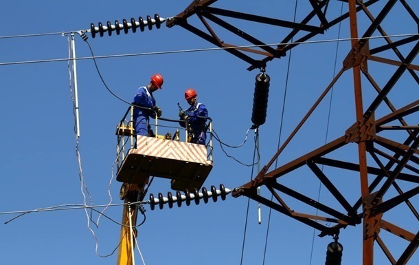 В Дніпрі мешканці будинків через відключення світла напали на енергетиків