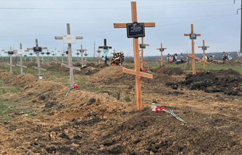 В Ізюмі перепоховали 449 людей, які загинули під час окупації