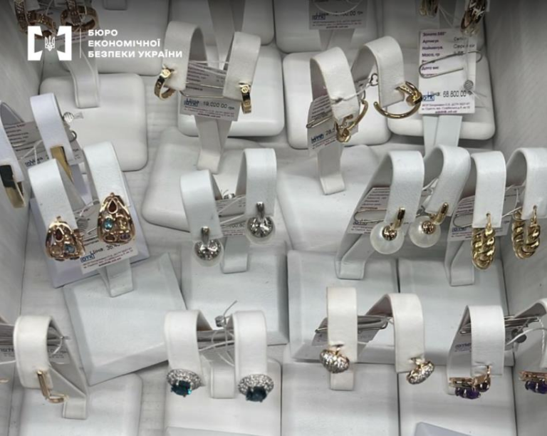В Одесі виготовляли “ювелірку” під виглядом світових брендів
