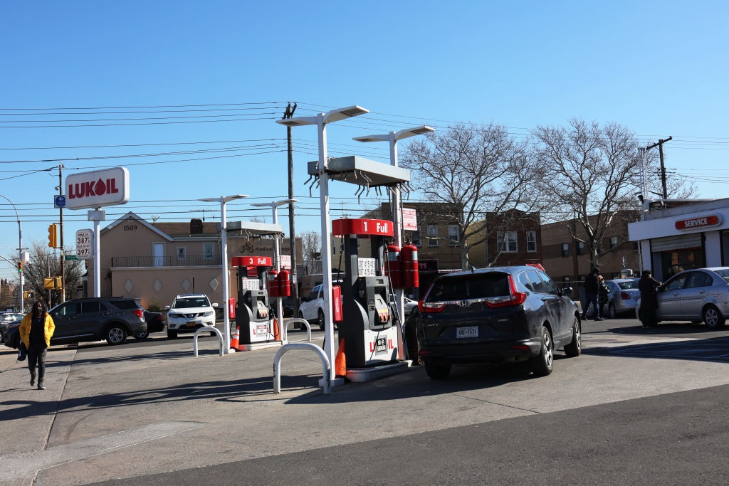 В США Лукойл змушений працювати лишень з дрібними банками