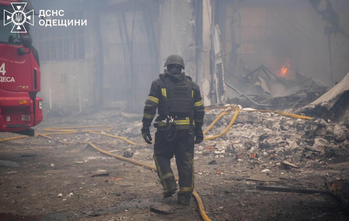 В Україні понад мільйон людей без світла – МВС