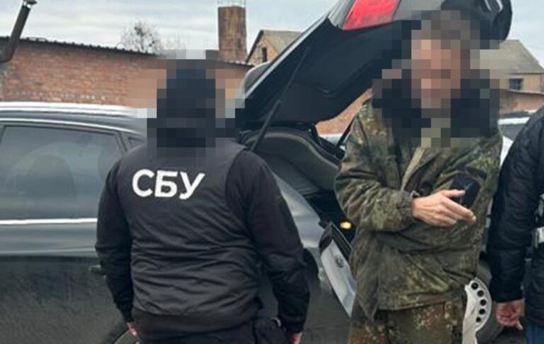 В Україні затримано торговців трофейною зброєю